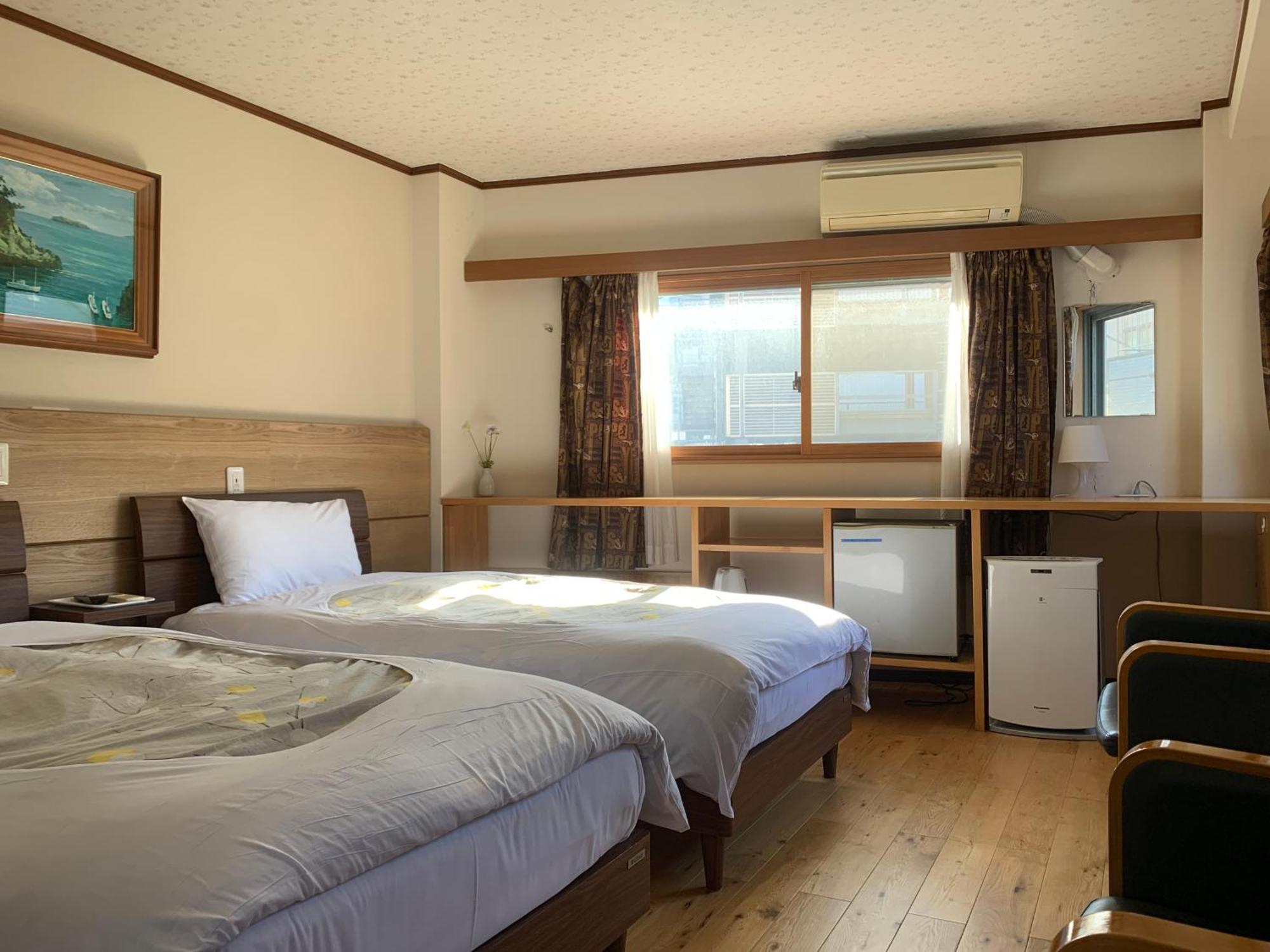 Izu-No-Umi Hotel Atami  Exterior photo